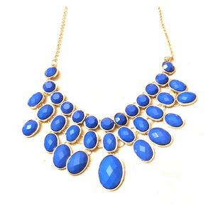 Statement necklace